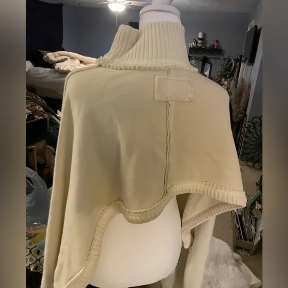 Free People Cream We the Free New Shrug one of a kind - Picture 5 of 6